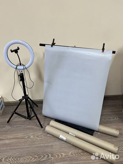 Комплект для фото и видео: штатив, лампа, фотофон