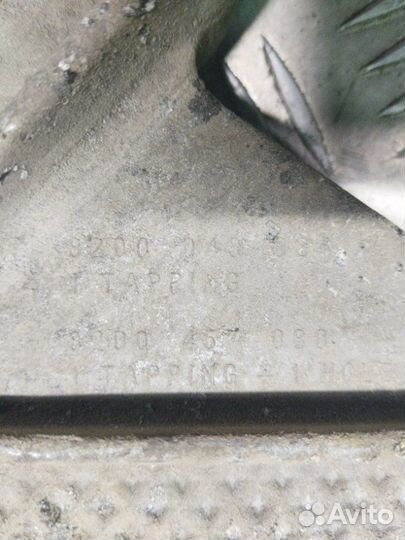 Кронштейн опоры левый двигателя Renault Logan 1