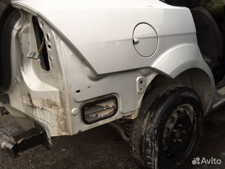 Крыло заднее правое Ford Focus 2