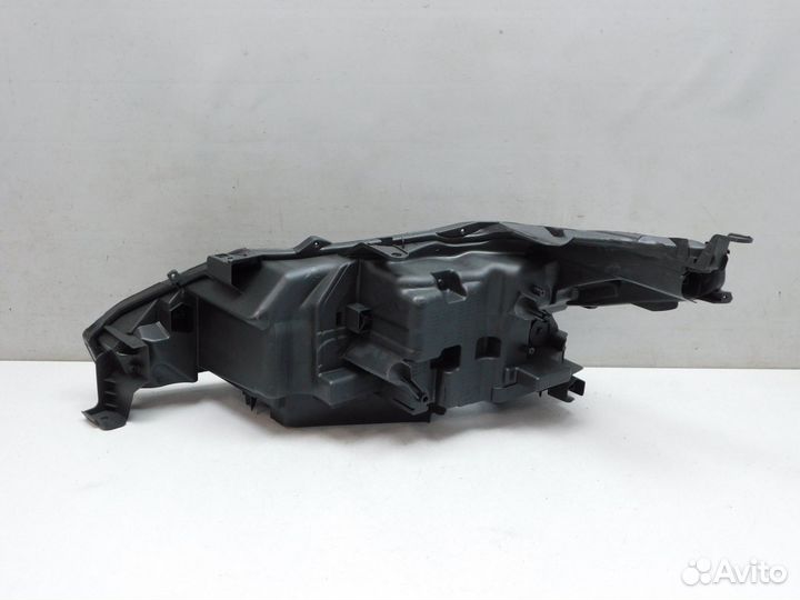 Фара правая Lexus LX570