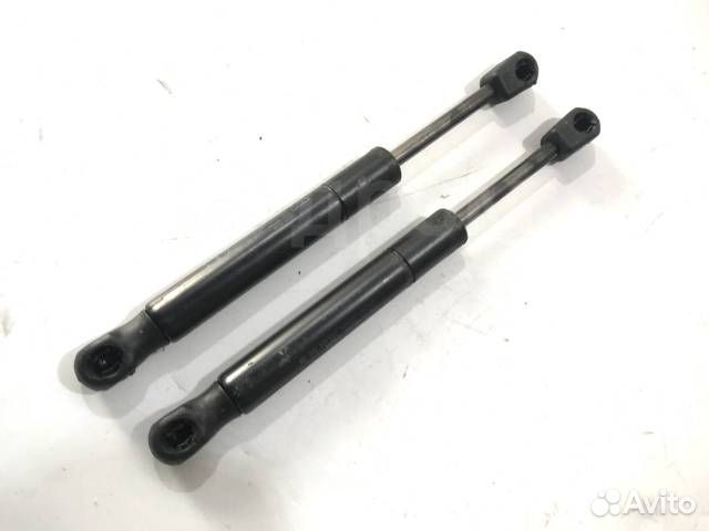 Амортизатор стёкла багажника Porsche Cayenne