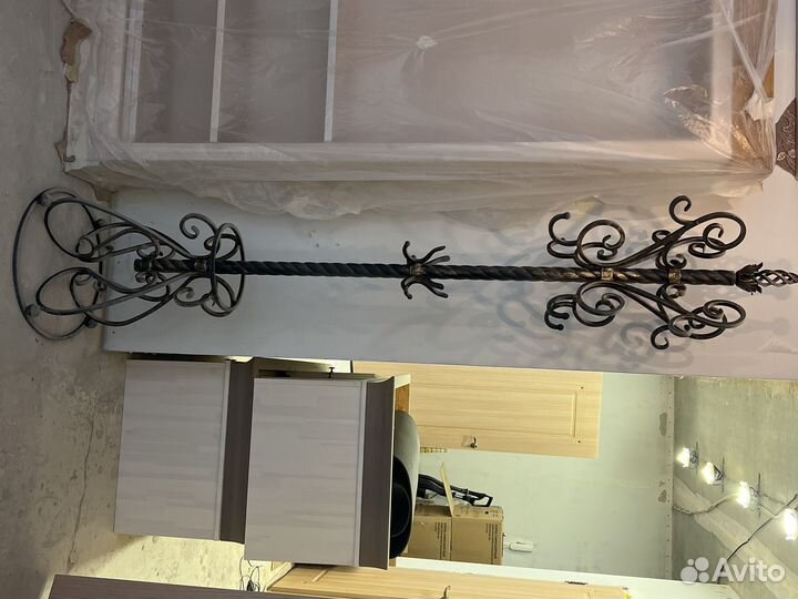 Кованная вешалка