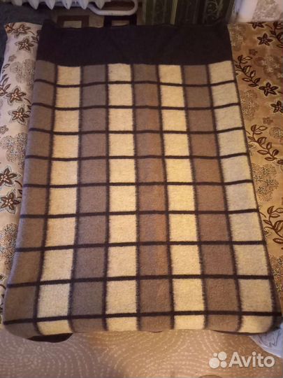 Одеяло полушерстяное