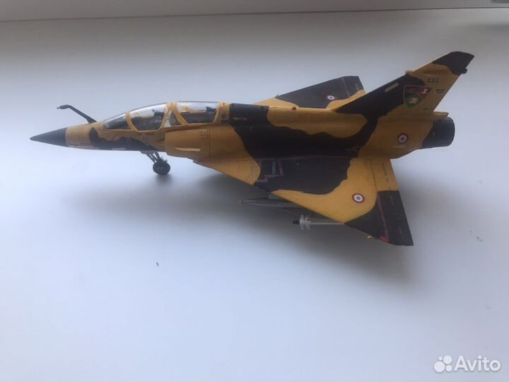Модель самолета Mirage 2000