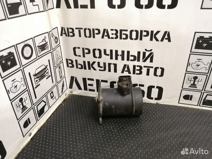 Расходомер воздуха (массметр) Nissan Primera P12E