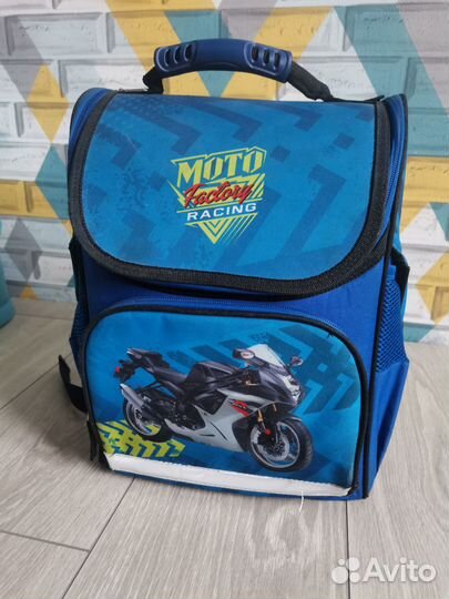 Школьный рюкзак