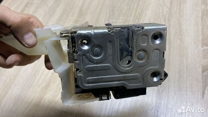 Замок Двери Передний Левый Renault Symbol