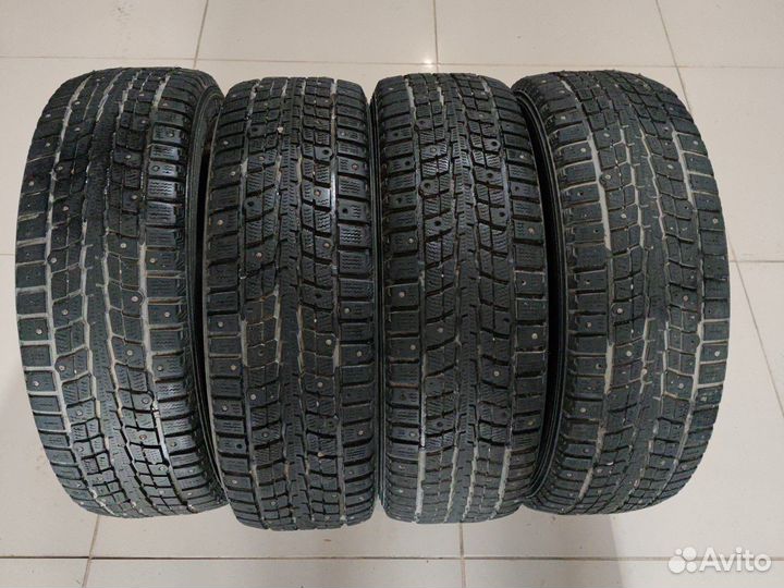 Dunlop SP Winter Ice 01 205/60 R16 92T