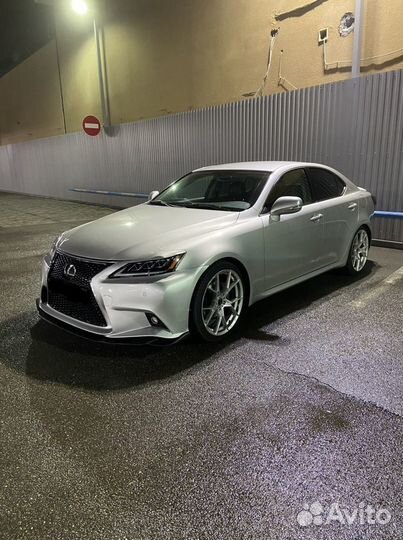 Бампер на Lexus is250 05-13