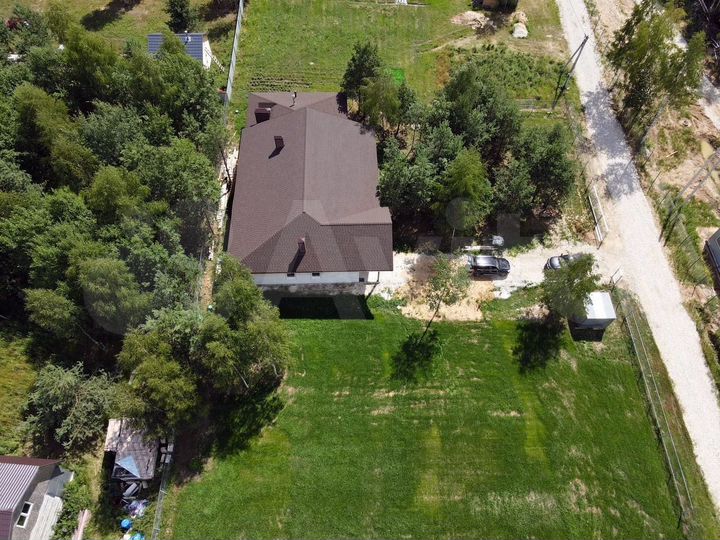 Дом 198 м² на участке 13 сот.