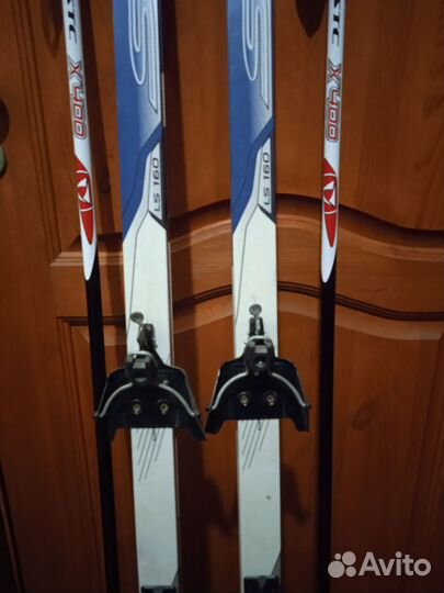 Лыжи беговые, пластиковые и палки стекло-волокно