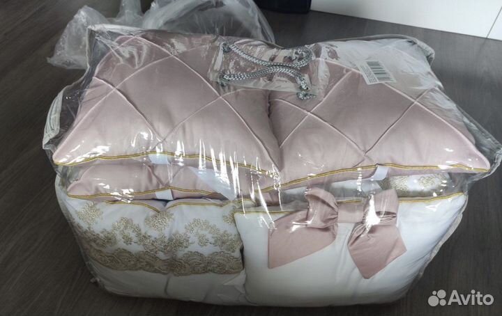 Бортики с кружевами для кровати