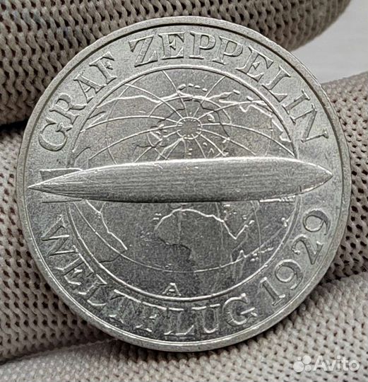 3 марки 1930 г. Дирижабль Граф Цеппелин