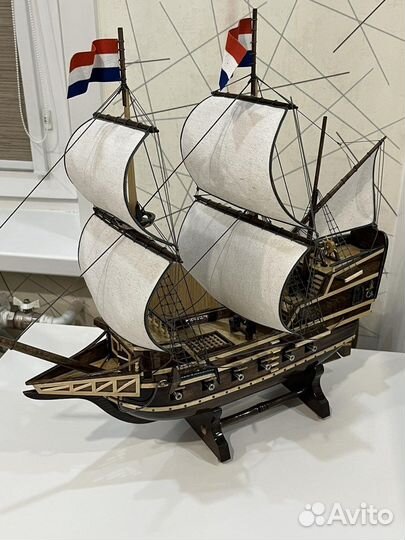 Карабль ручной работы