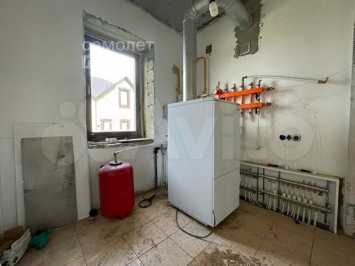 Дом 304,9 м² на участке 18,8 сот.