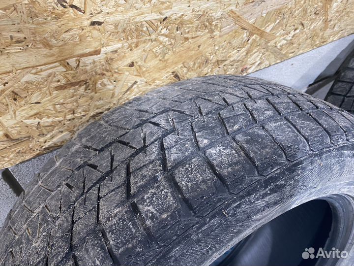 Bridgestone Blizzak DM-V1 215/60 R17 96R