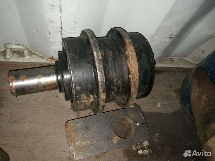 Каток опорный