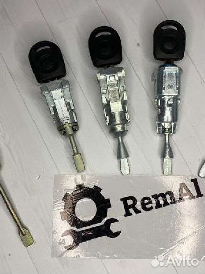 Личинки замка двери на VAG