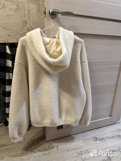 Пушистая кофта на молнии