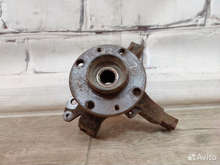 Кулак поворотный передний левый Albea Альбеа