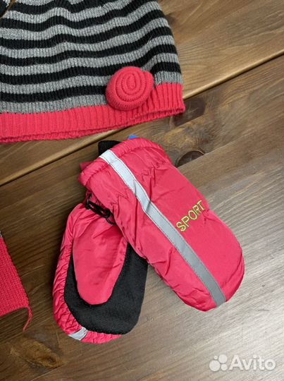 Шапка, шарф, краги для девочек новые