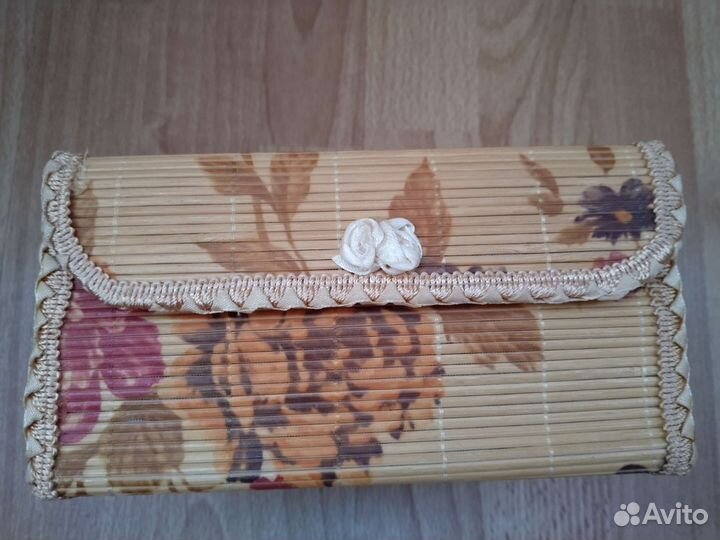 Шкатулка из бамбука