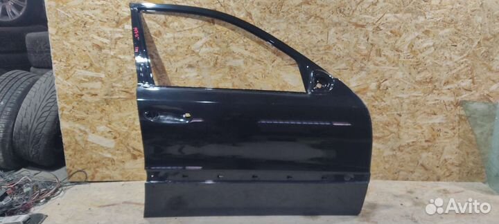 Дверь передняя правая 197U Mercedes Benz W211