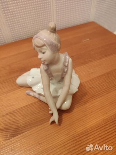 Статуэтка фарфоровая балерина