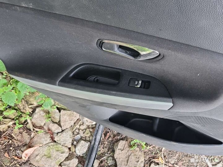 Обшивка Задней Левой Двери