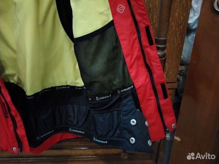 Куртка на мальчика 152