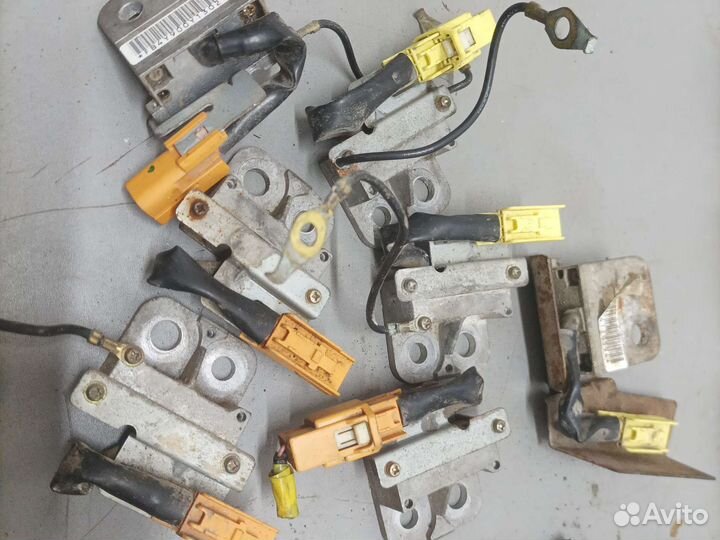 Датчик SRS Airbag Nissan Maxima A33