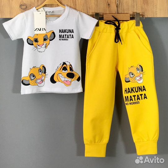 Zara Костюм корольлев новый