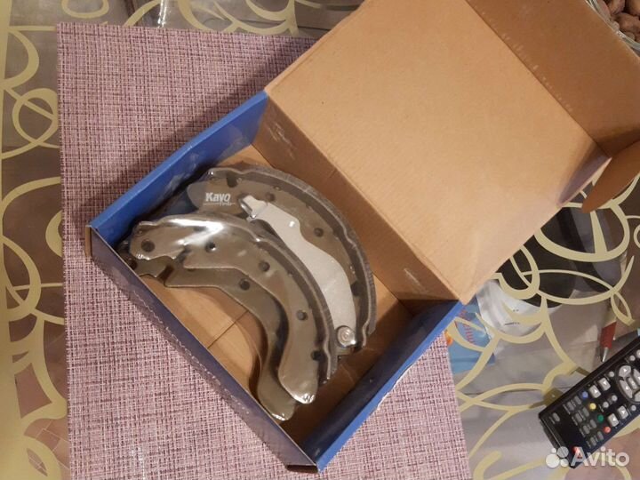 Тормозные колодки барабанные KBS-1401