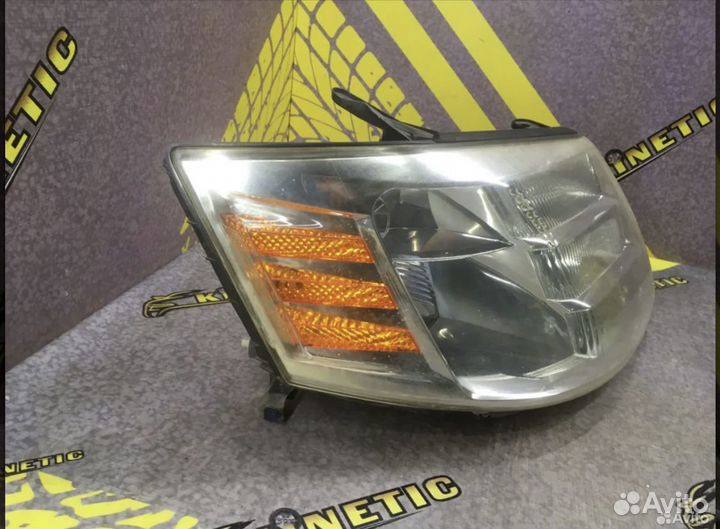 Фара правая Toyota Alphard ATH10 Альфард 2004