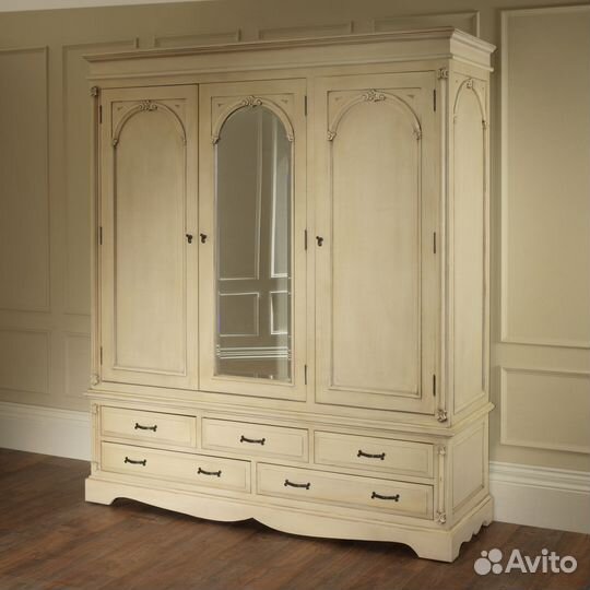 Шкаф угловые в комнату