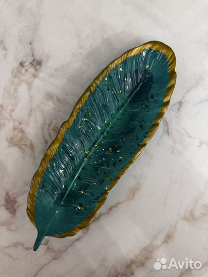 Перо из эпоксидной смолы