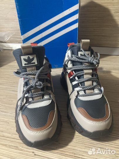 Кроссовки adidas молодежные unisex