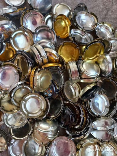 Пробки и плакетки