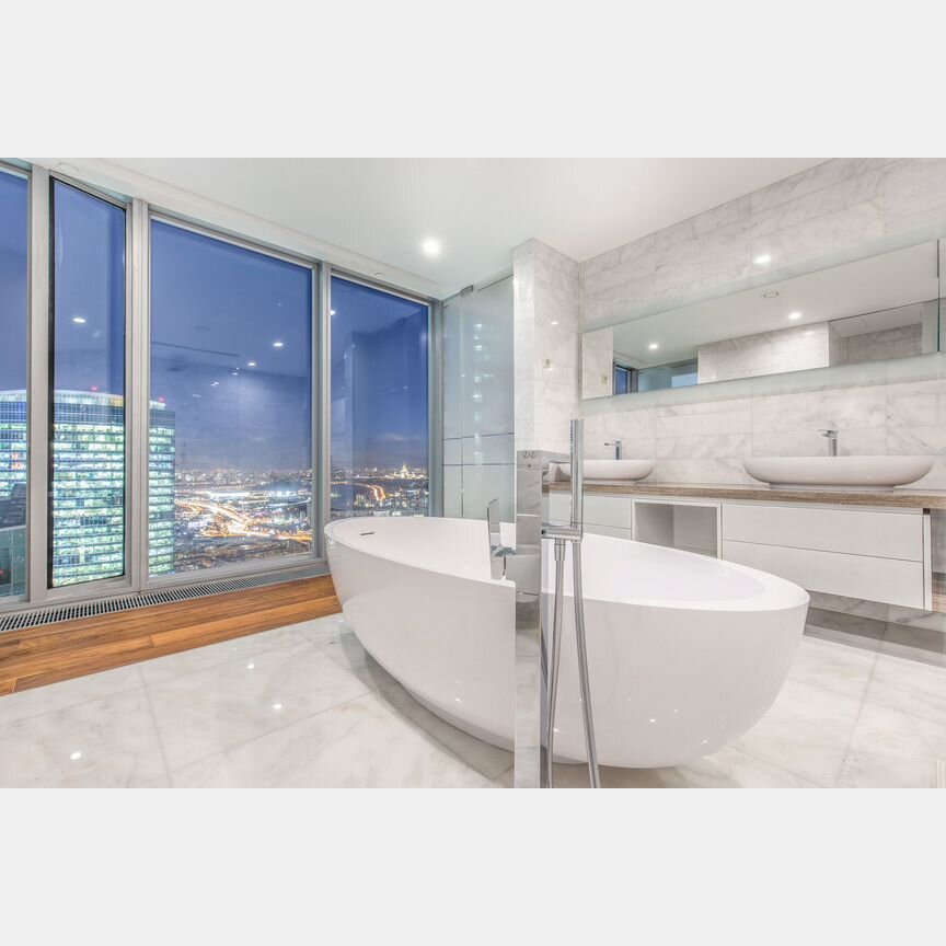 3-к. апартаменты, 159,7 м², 56/85 эт.