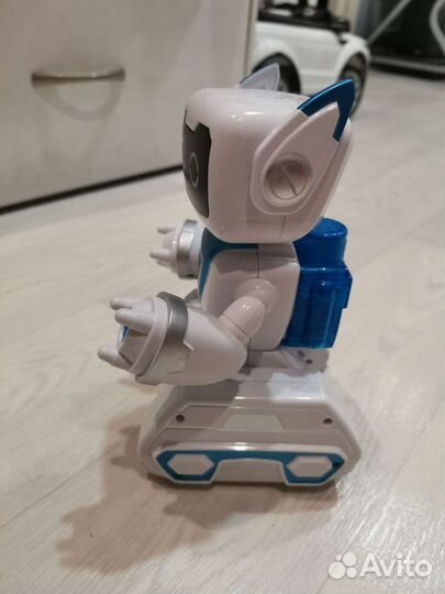 Игрушка робот с пультом