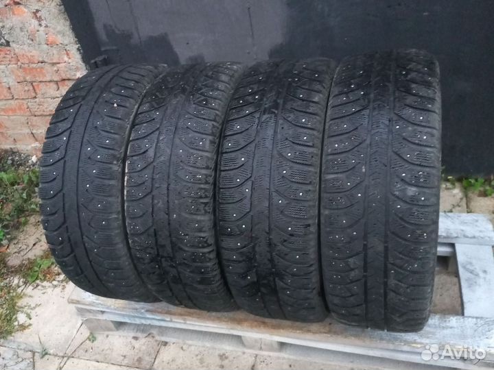 Bridgestone Ice Cruiser 7000 205/60 R16 C