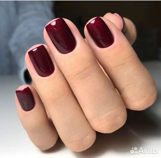 Модель на маникюр