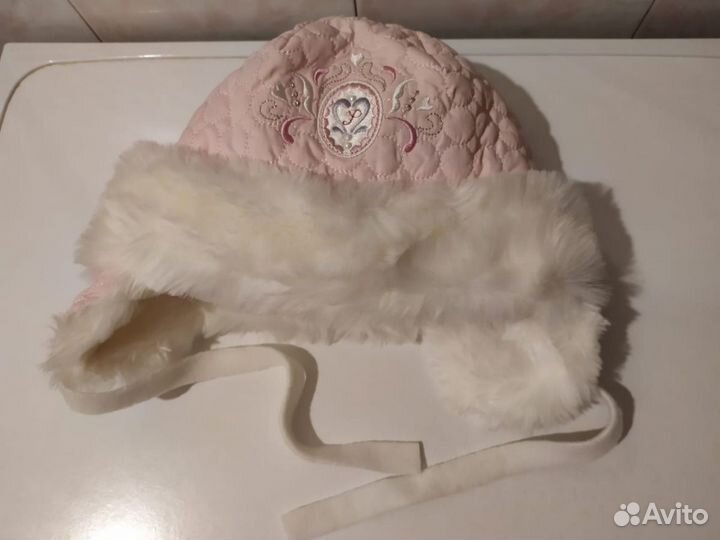 Шапка розовая на 2-4 года. Новая