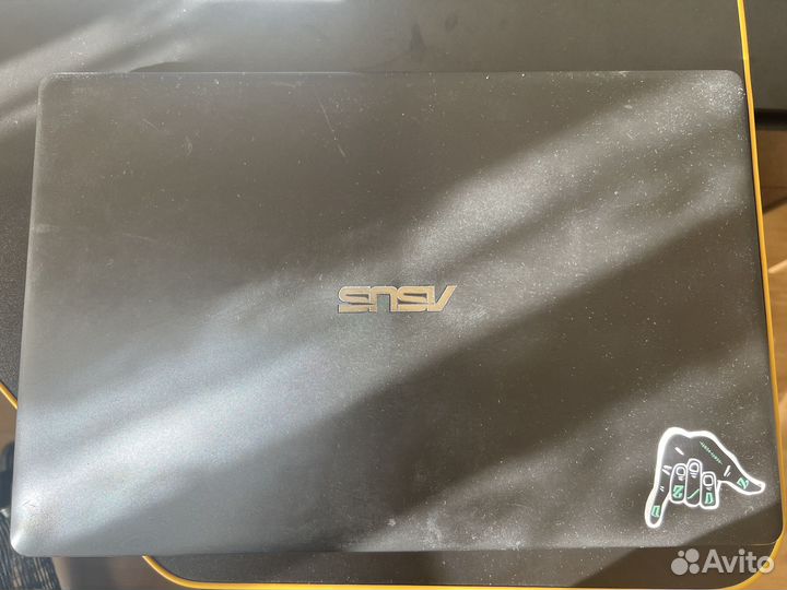 Ноутбук Asus X550C