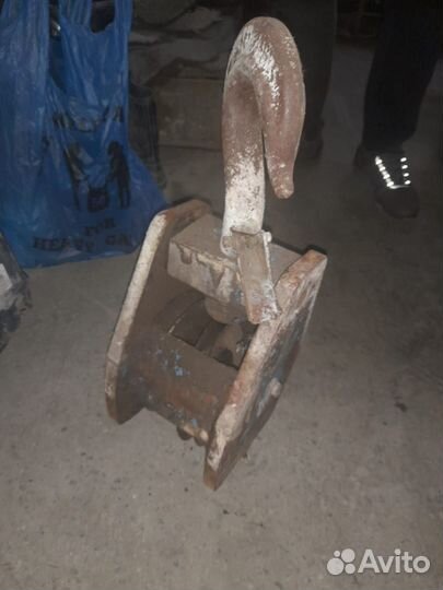 Крюк гак кран