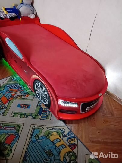 Кровать машина