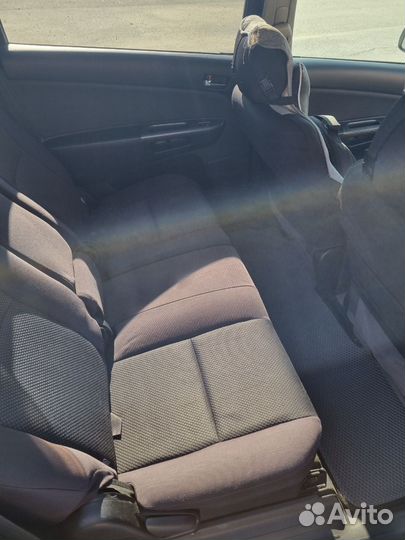 Toyota Wish, 2003