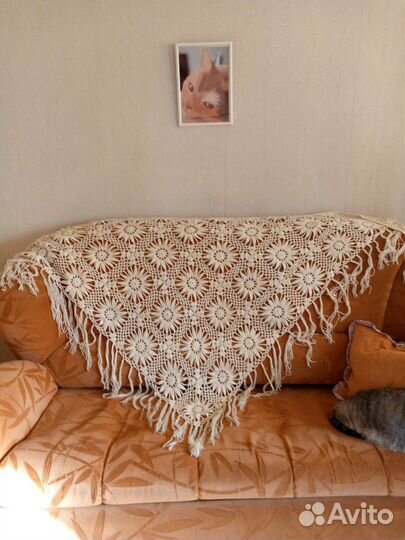 Треугольный платок вязаный