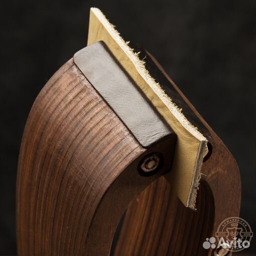 Шорный пони, шорник, станок для шитья