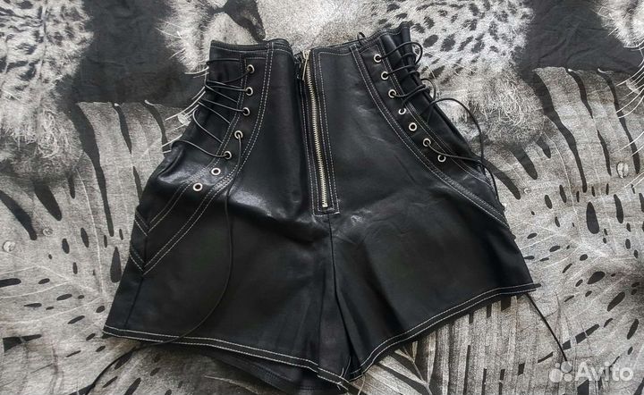 Эко-кожа шорты